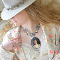 19 th. C. Portrait of Queen Louise Lingerie Necklace with Garnets & Lemon Quartz