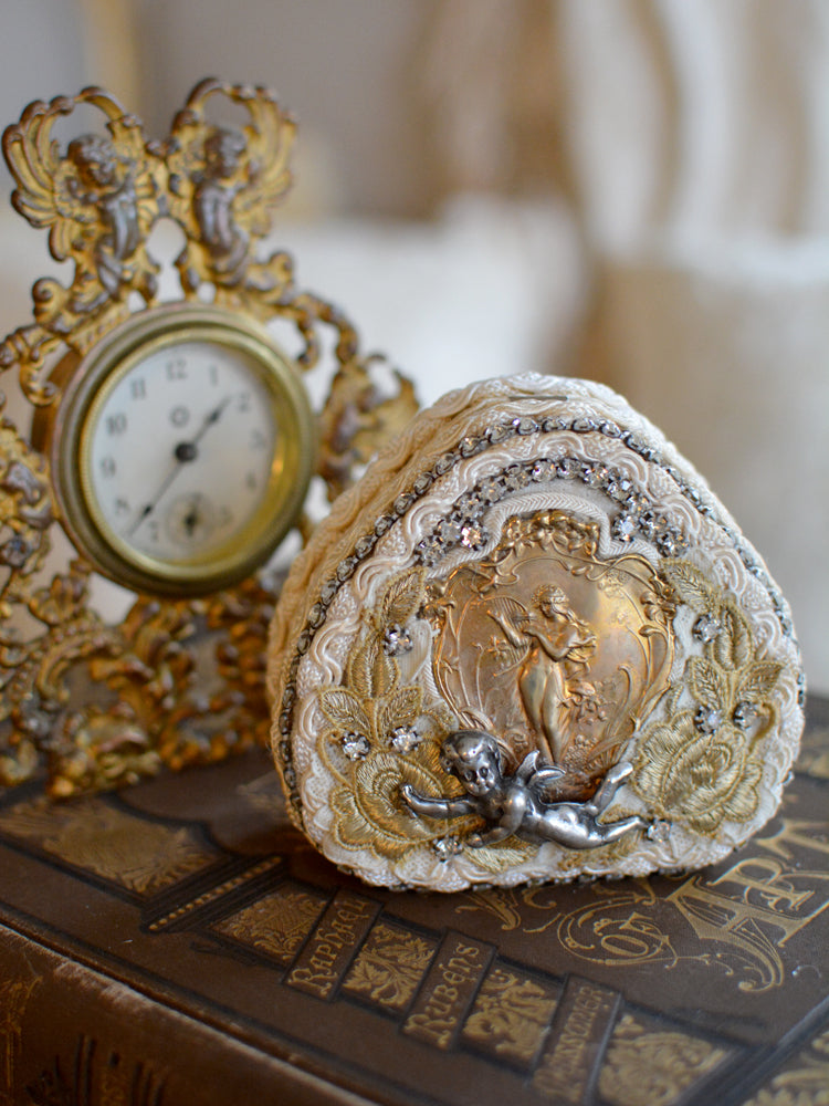 Baroque Sterling Silver Cherub with Baroque Medallion Minaudiere